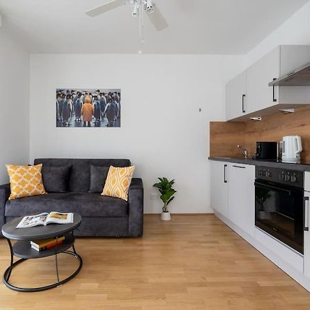 Elegant 1Br Flat With Balcony By Hm Apartment Vienna Exterior photo