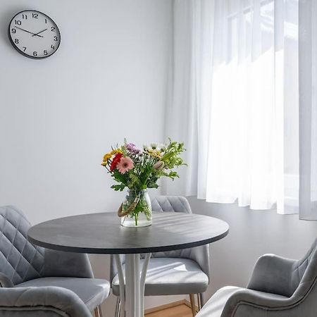Elegant 1Br Flat With Balcony By Hm Apartment Vienna Exterior photo