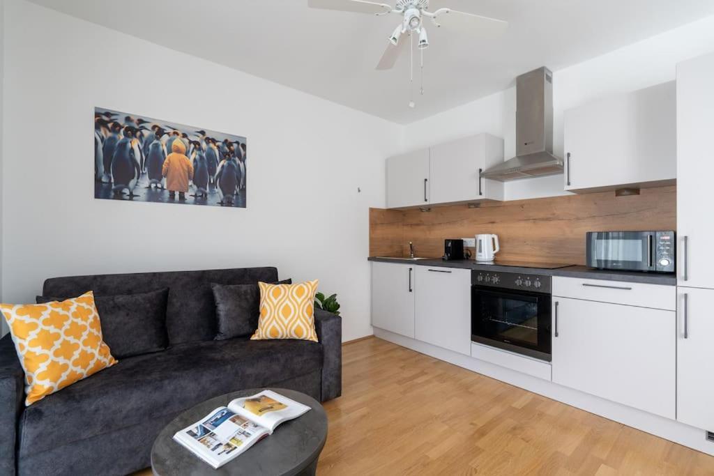 Elegant 1Br Flat With Balcony By Hm Apartment Vienna Exterior photo