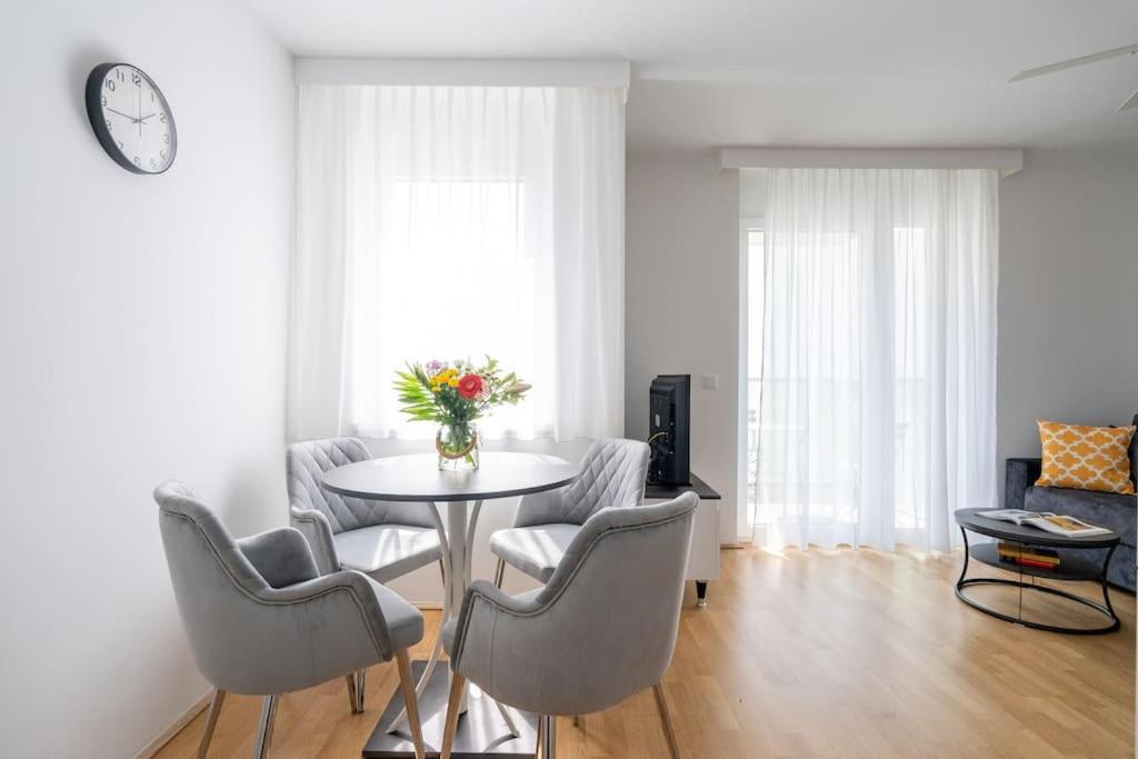 Elegant 1Br Flat With Balcony By Hm Apartment Vienna Exterior photo